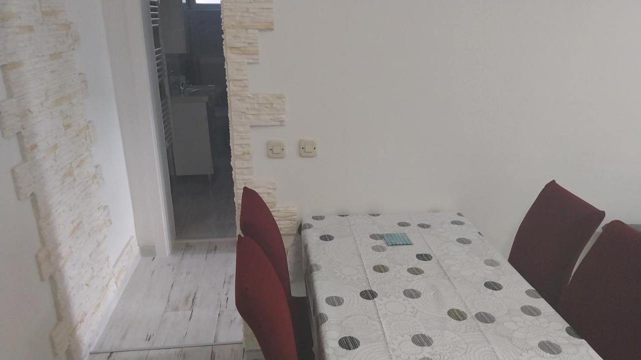 Jan 2 Lägenhet Pula Exteriör bild