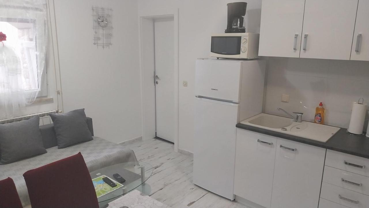 Jan 2 Lägenhet Pula Exteriör bild