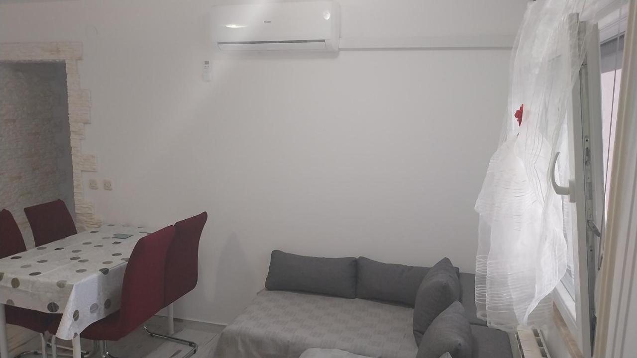 Jan 2 Lägenhet Pula Exteriör bild